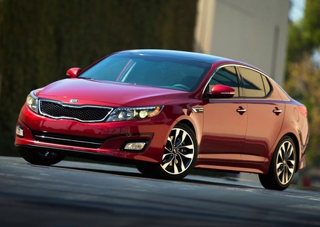 Kia-Optima_2014_1024x768_wallpaper_04