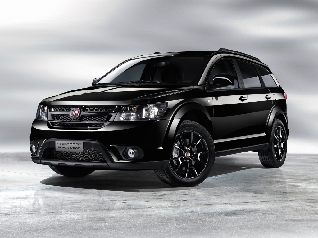 Fiat Freemont goes all mafia with Black Code