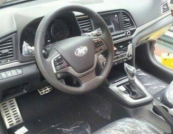 2016-Hyundai-Elantra-3-600x465