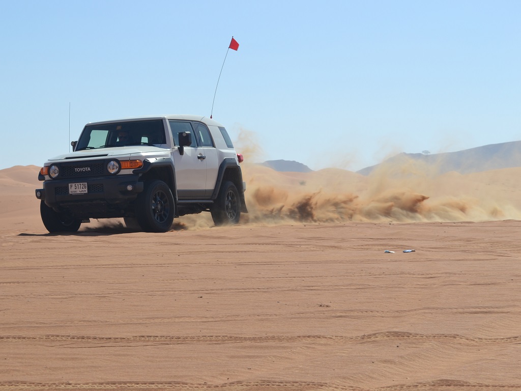 تجربة قيادة: تويوتا إف جي كروزر نسخة تي أر دي في الإمارات