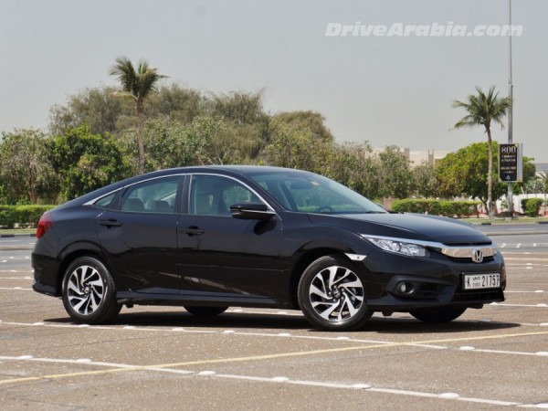 2016-Honda-Civic-in-the-UAE-900x675
