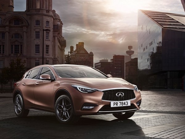 Infiniti-Q30-2016-1024-01