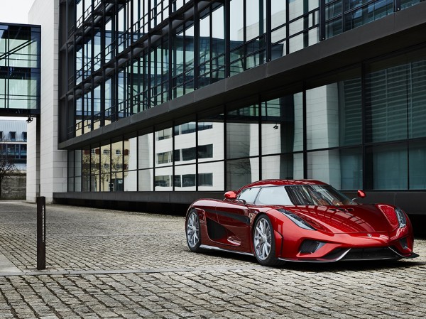 Koenigsegg_Regera_Building_MJ_14210_rev_LR