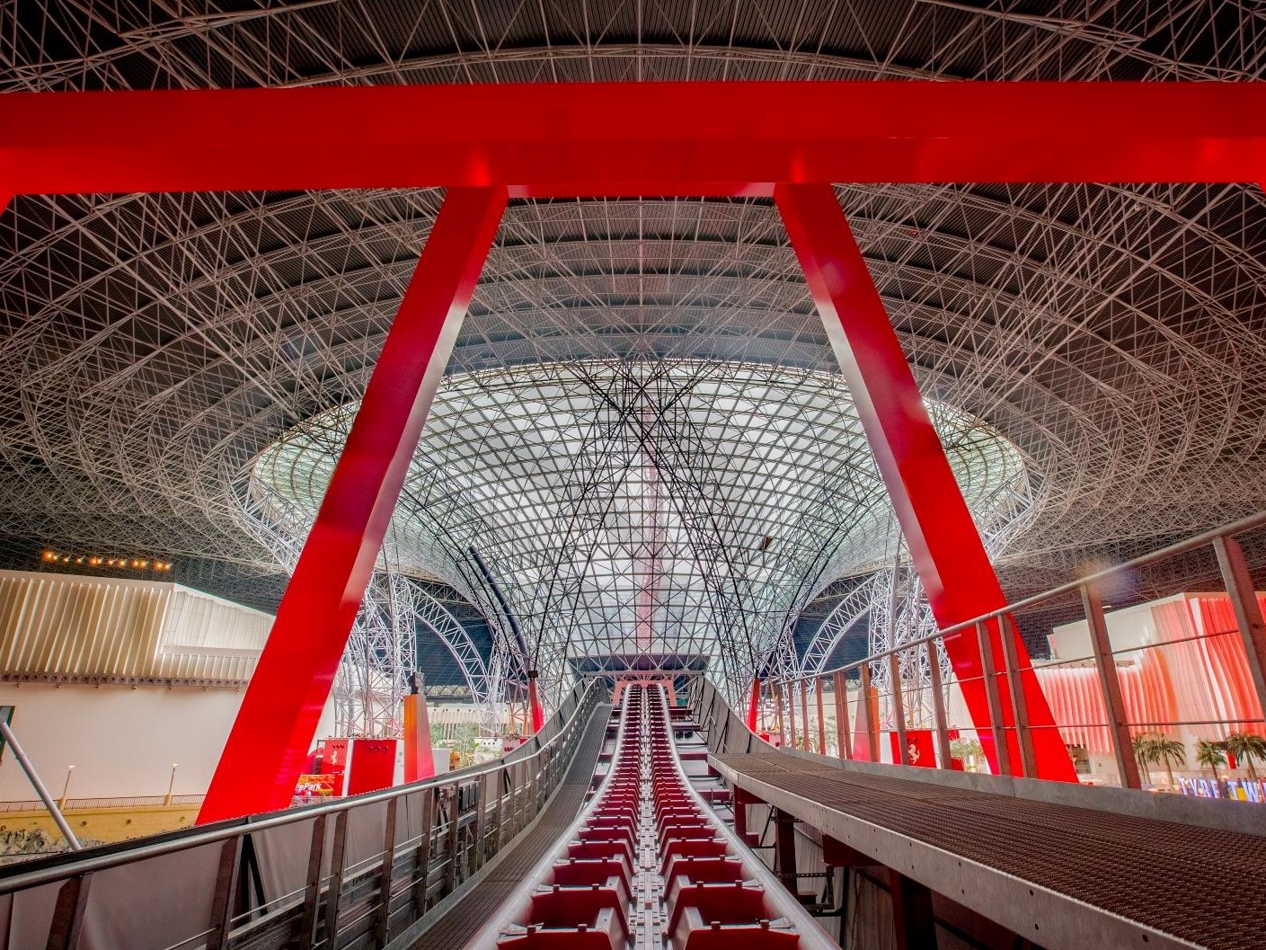 بالفيديو . . ."عالم فيراري أبوظبي" تفتتح رسمياً أحدث مرافقها الترفيهية "سباق التيربو"