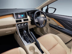 mitsubishi-next-generation-mpv-interior