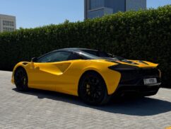 McLaren Artura Spider