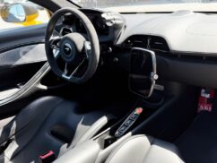 McLaren Artura Spider