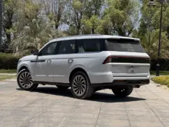 Lincoln Navigator Presidential