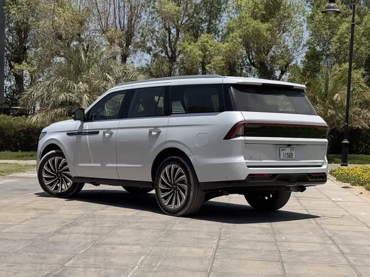Lincoln Navigator Presidential