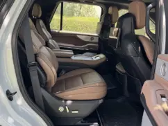 Lincoln Navigator Presidential