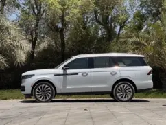 Lincoln Navigator Presidential