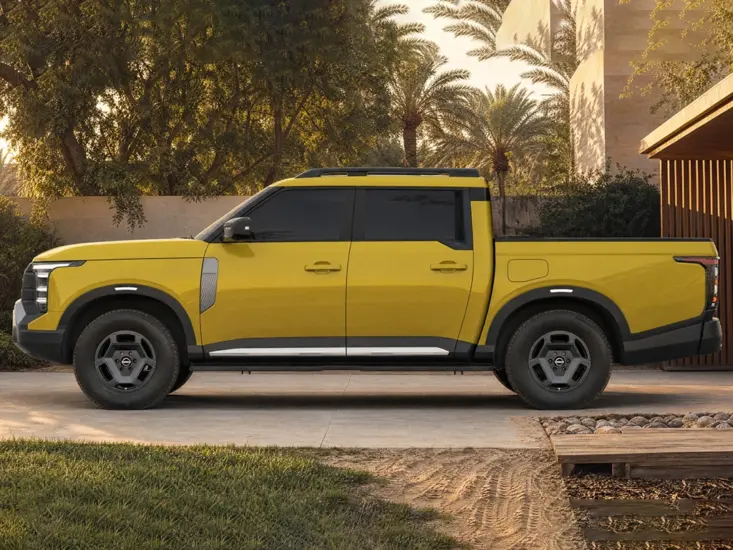Nissan Navara Pro side view